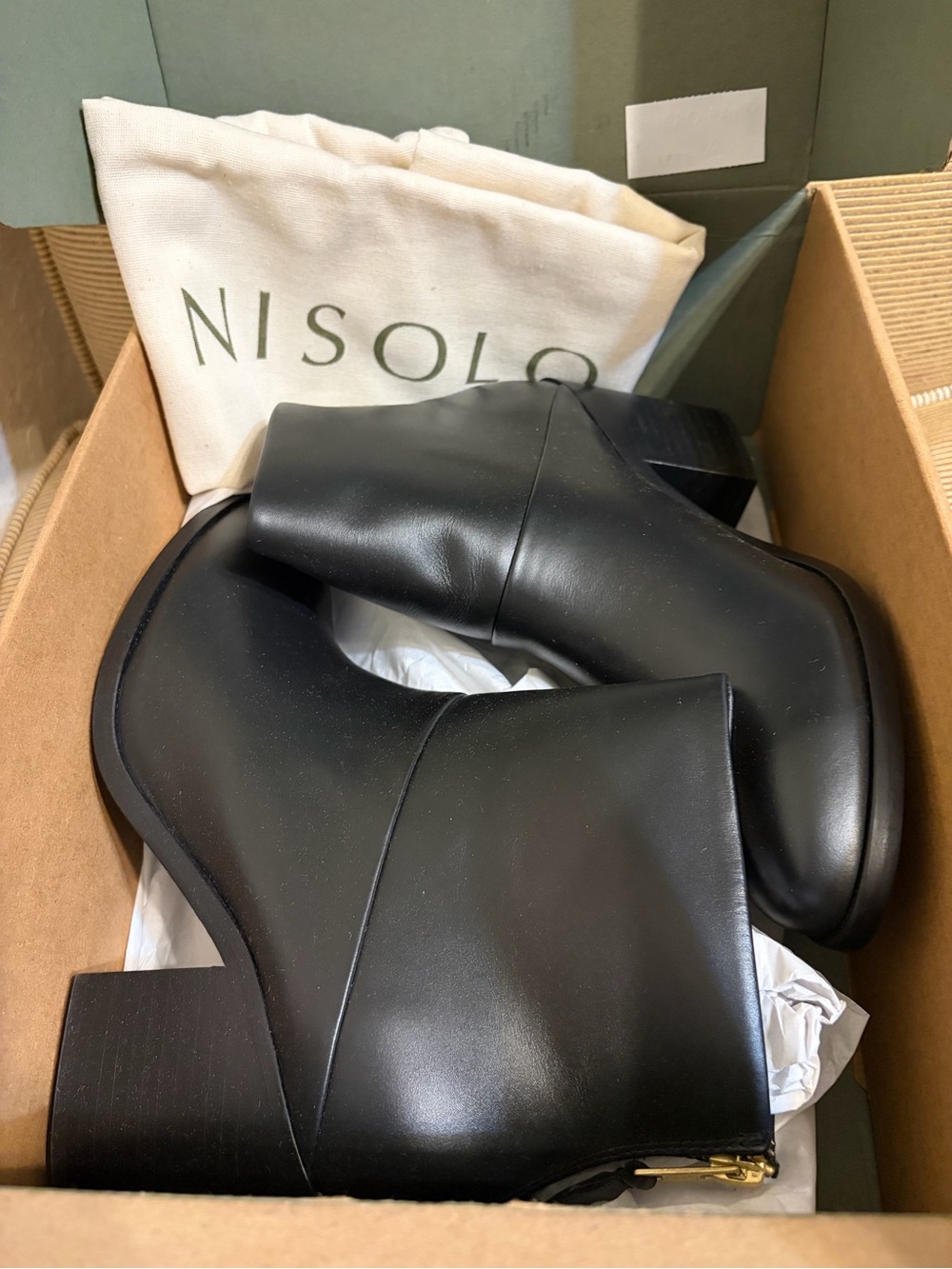 NWT Nisolo Dari 2.0 Sustainable Leather Ankle Boots - Black/Black - Size 9
